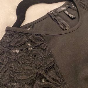 Elegant lace sleeves top